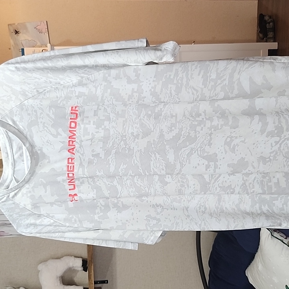 Mens Under Armour XXL short sleeve  (#6183)